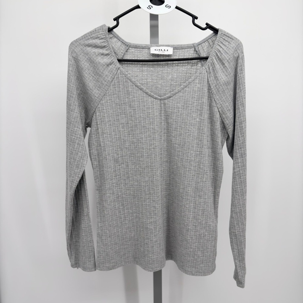 Gilli Gray Ribbed V Neck‎ Long Sleeve Top Soft Minimalist Basic Womens Small